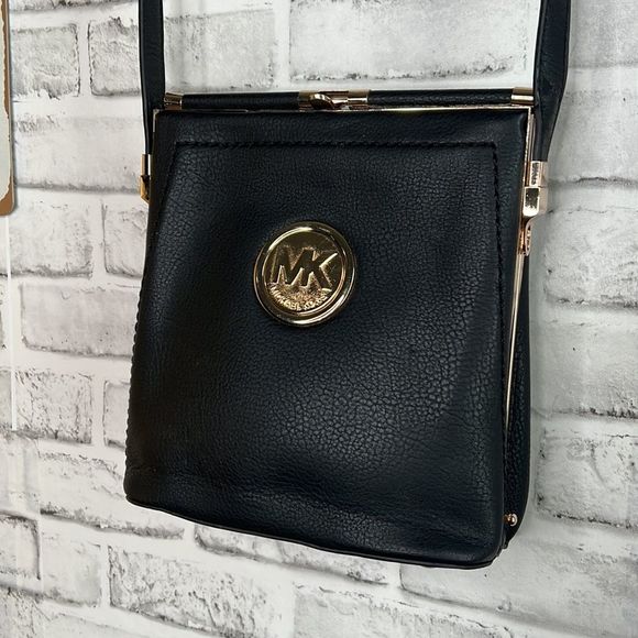 Michael Kors Handbags - Michael Kors Black Leather Snap Crossbody Shoulder Bag Purse